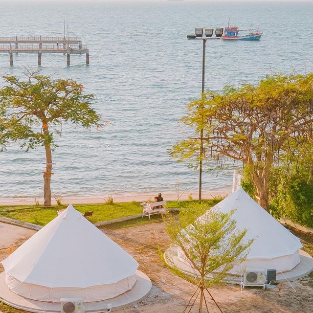 รีสอร์ทสไตล์แคมป์ปิ้งริมทะเล บางแสน 🐙🌊