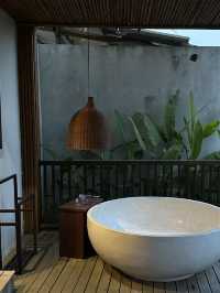 야외뷰 반신욕 즐기기 좋은 리조트 in Hoian