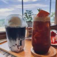 A relaxing afternoon tea at Khao Sam Muk Viewpoint