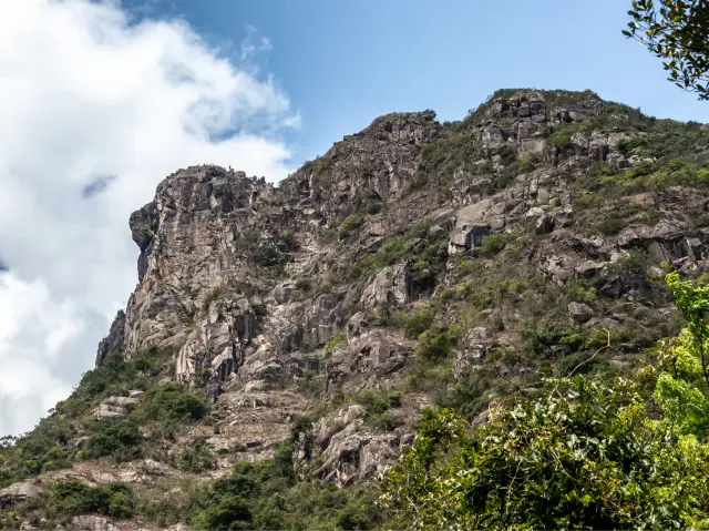 攀登香港獅子山...