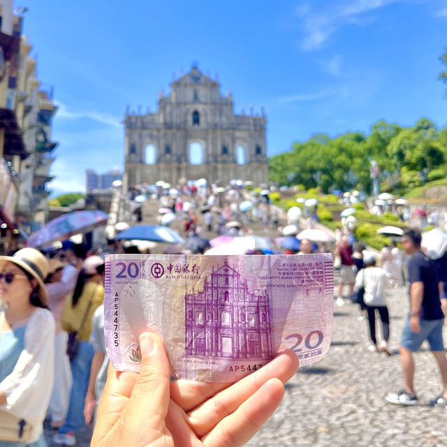 1 day in Macau: A Glittering Gambling Getaway from Hong Kong 