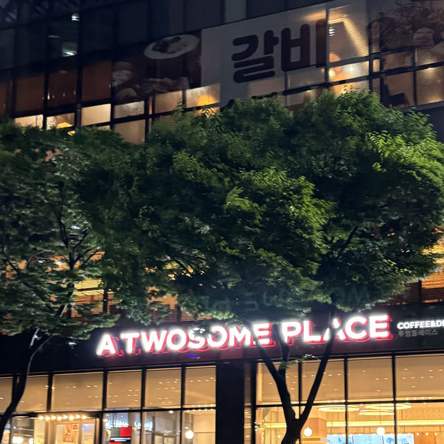 韓国チェーンカフェのアイスボックスケーキ