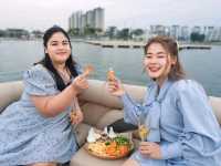 ล่องเรือ ริมทะเลสาบ เมืองทอง 🚤 