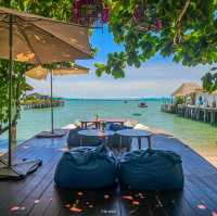 ร้านอาหารและคาเฟ่ติดริมทะเล หาดส่วนตัว