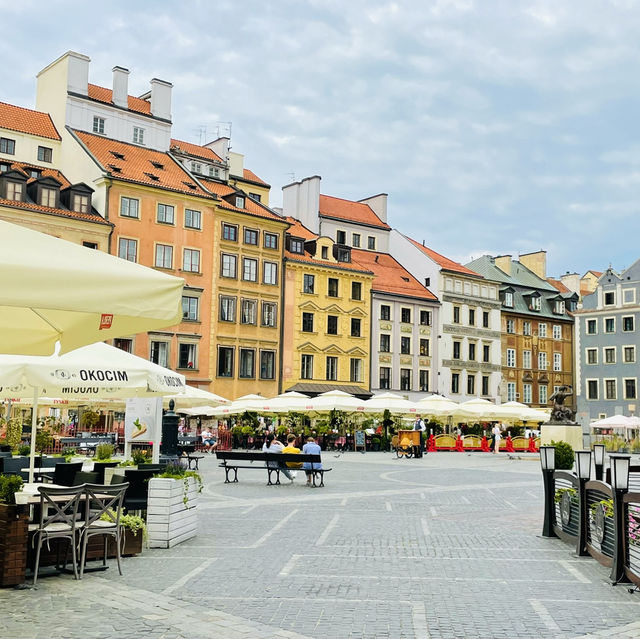 A city full of resilience and charm 🇵🇱😎👫