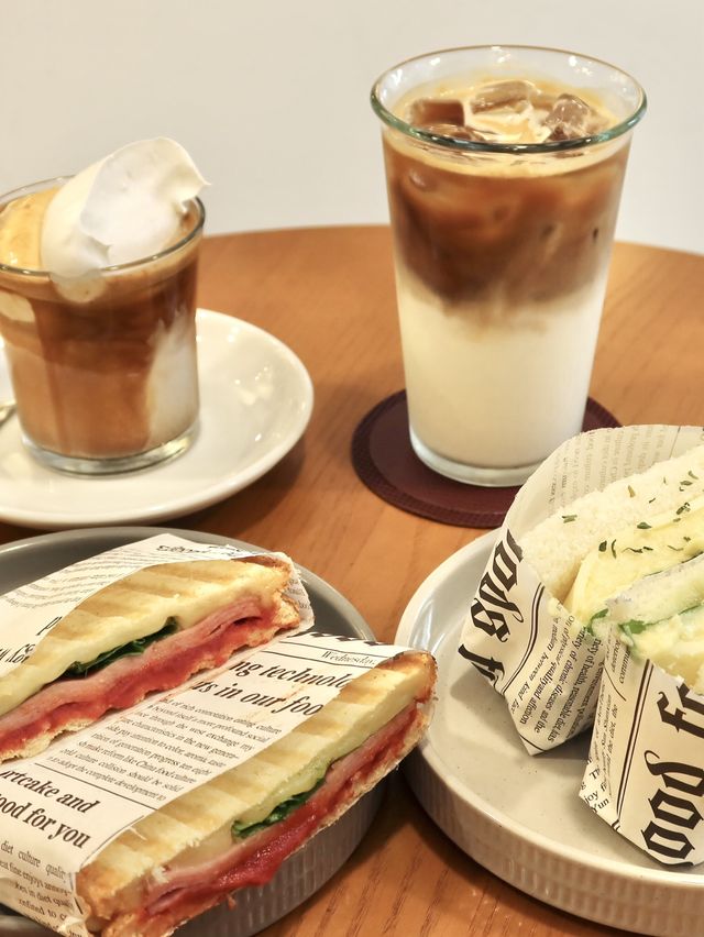 맛있는 커피와 가성비 샌드위치를 맛볼수있는 ‘뉴스보이커피’