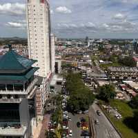Kuching Adventures: Riverfront Strolls and Seafood Delights!