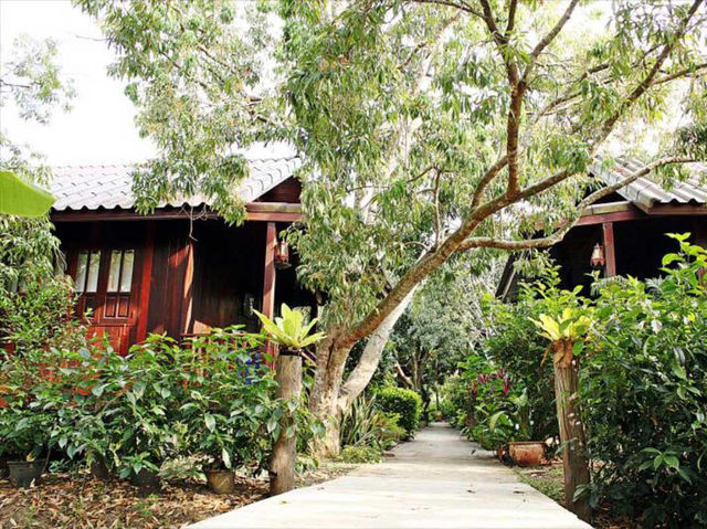 บ้านสวนลิ้นจี่แม่กลองรีสอร์ท