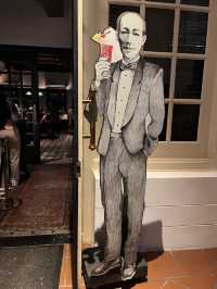 Long bar Raffles Hotel Singapore