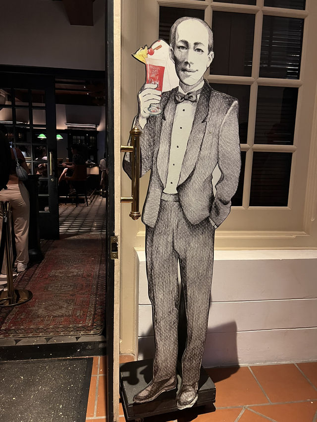 Long bar Raffles Hotel Singapore