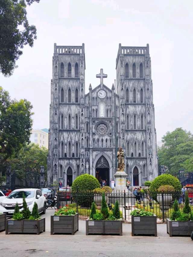 St. Joseph Cathedral เที่ยวโบสถ์คริสต์ ฮานอย