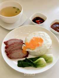 ร้านชายสี่หมี่เกี๊ยวฉบับห้องแอร์