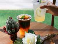 มาเที่ยวคาเฟ่ริมทะเล Aki Bay