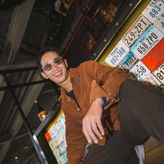 MeStyle Garage Hotel Bangkok 🛢️🪜