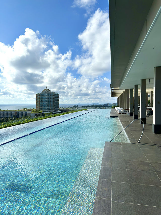 ベトナム　フーコック島観光　Regent Phu Quoのrooftop poolは最高だぞ！