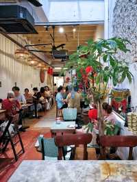 Eat like a local @ Loong Fong Cafe, Georgetown, Penang.