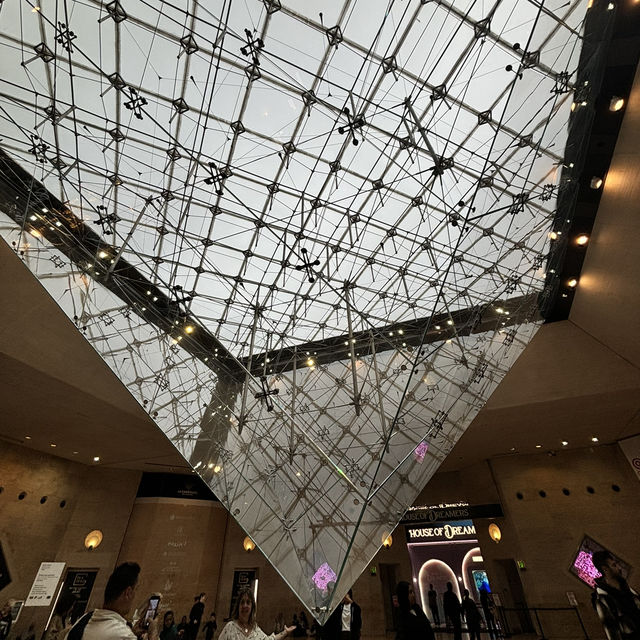 🇫🇷【フランス】世界三大美術館のルーヴル美術館！三大傑作は必須♡