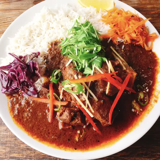 Fukuoka: A Variety of Spice Curry Plates Little by Little.