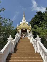 วัดแหลมสัก จ.กระบี่ วัดสวยวิวทะเล