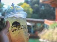 “บ้านนอกคอกนา” คาเฟ่แบบพื้นบ้านสำหรับคู่รัก 🌾❤️