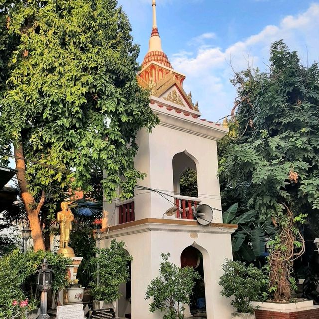 สักการะหลวงพ่อพระบางประสิทธิโชค ที่วัดเอี่ยมวรนุช