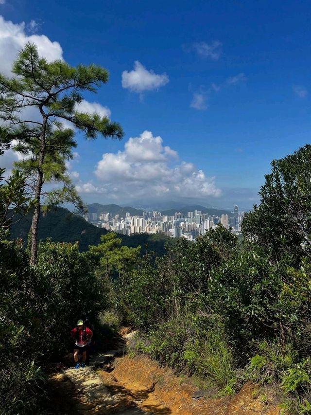香港麥理浩徑‐探索壯麗山景與城市美景的浪漫之旅🏞️💖，情人節的理想選擇🌈