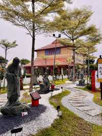 “Fo Guang Shan Dong Zen Temple: A Sanctuary of Peace and Light in Selangor”