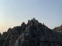 พิชิตยอดเขาล่องเรือตาหมื่นอัญมณี