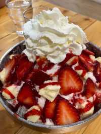 馬來西亞｜新山必吃甜點！Bing Bingsu Café不只刨冰，鬆餅也超犯規！🍨🧇