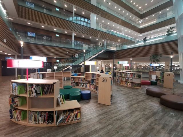 #桃園市立圖書館總館
