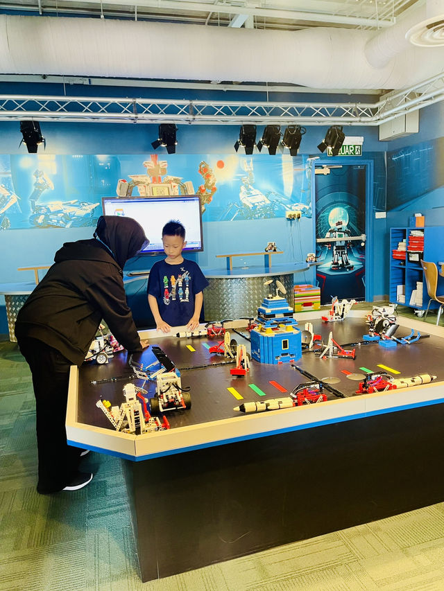 🧱 LEGOLAND Malaysia: LEGO Dreams Come To Life🎢