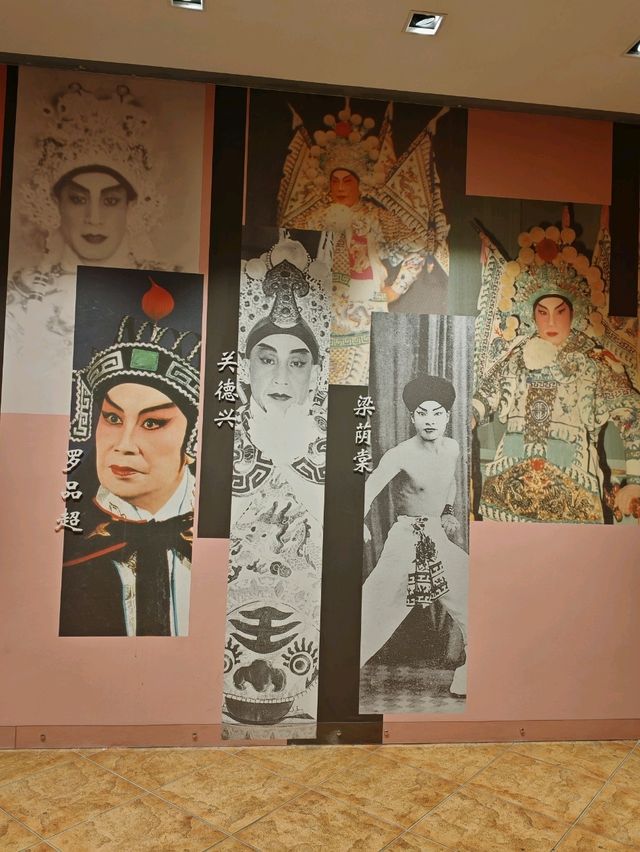 Exploring Tradition at Foshan Ancestral Temple: A Journey Through Time