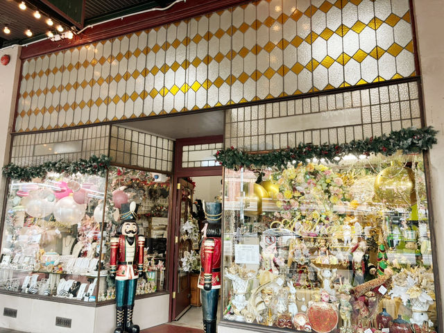 【Melbourne Queen Victoria market 通年クリスマス🎄ギフトショップを覗いてみて】