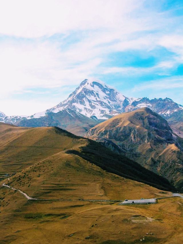 格魯吉亞著名景點卡茲別克山旅行攻略，適合打卡拍照📸