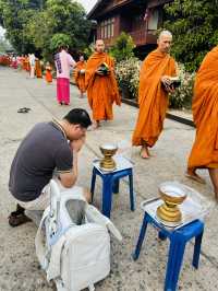 แพลนสงกรานต์เที่ยวสะพานมอญตักบาตรยามเช้า 