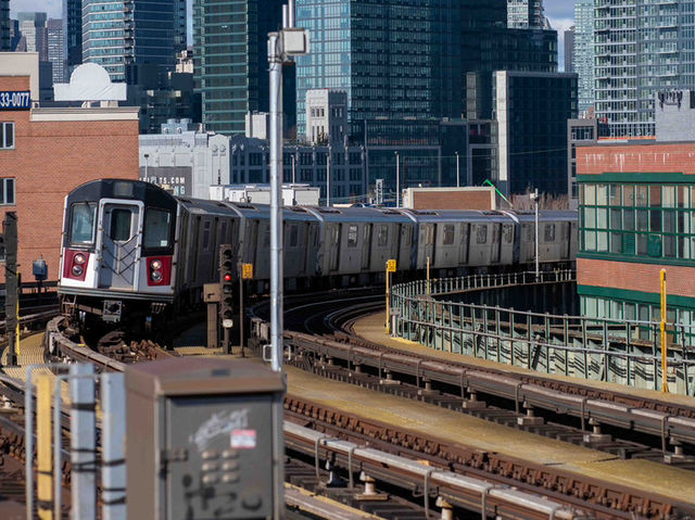 【NYCのクイーンズ電車スナップ】🚋📸