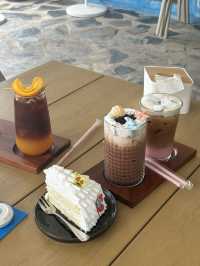 ローカルに愛される、海辺のカフェ in パタヤ