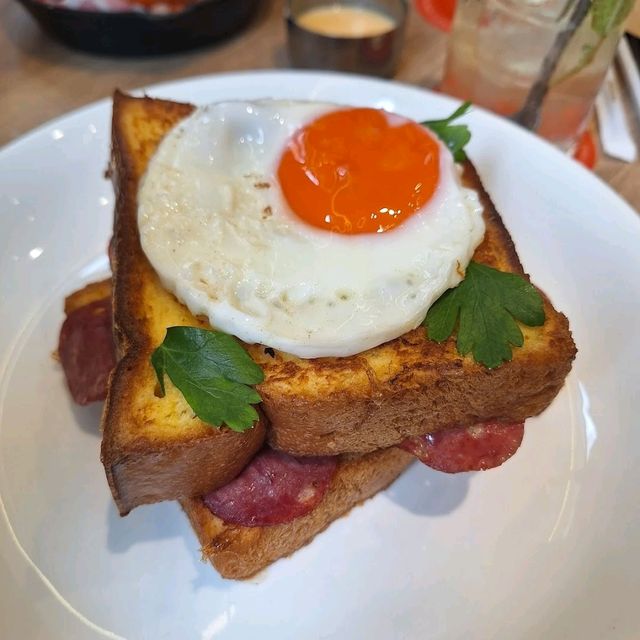 good coffee but pricey food