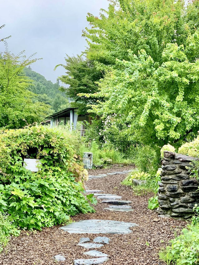 Spring Escape to Tia Tree – Apple Pie in Nature’s Embrace