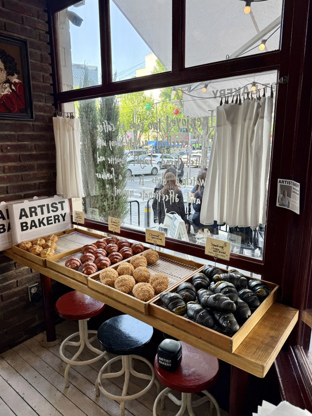 Spring Lunch on the Terrace at Artist Bakery in Seoul