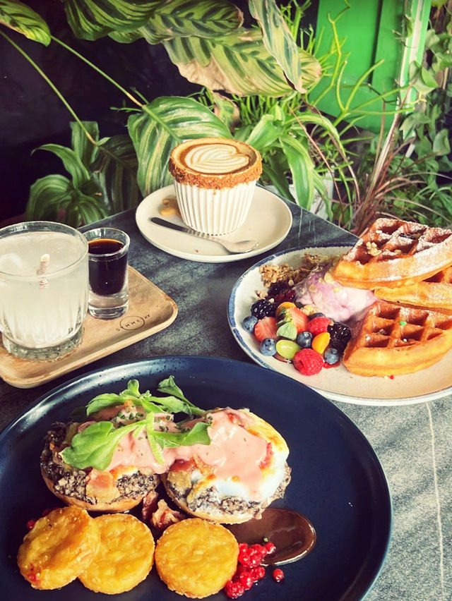 🌳 A Taste of Aussie Comfort at Symmetry Cafe, Bugis 🍽️☕️