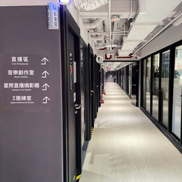 潮到不行的圖書館！台北市中心的閱讀新宇宙就在這！
