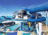 Norwegian Bliss: The Ship That’s Basically a Floating Vegas Resort 🎰🌅🚢