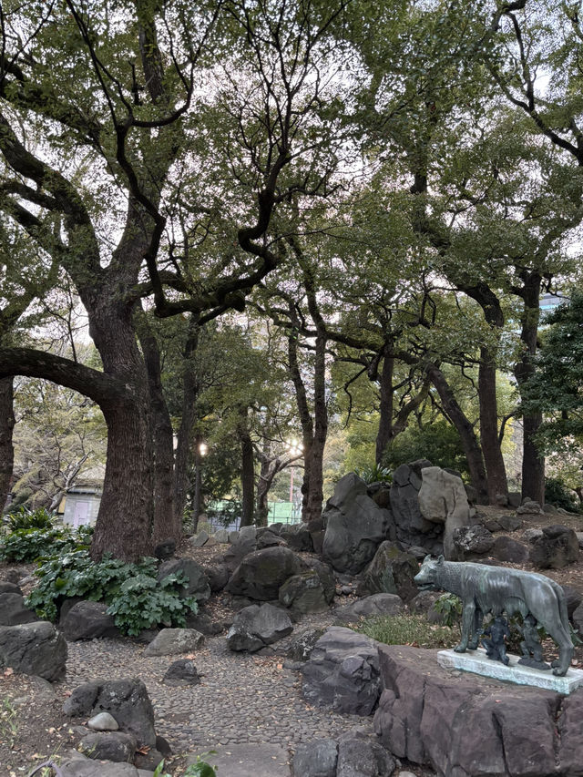 【黄昏時の日比谷公園と日比谷松本楼を歩いて】
