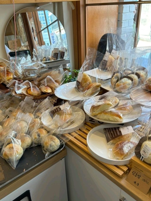 [🇰🇷 釜山] ドベイベーカリー – 釜山で最も人気のあるベーカリー、行列必至の名店