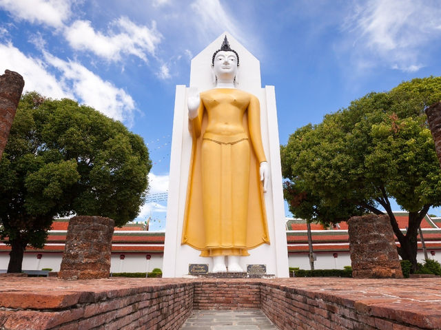 🚂🌊 PHITSANULOK WEEKEND ESCAPE: Where River Temples & Hidden Waterfalls Collide! 