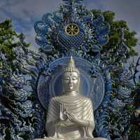  วัดร่องเสือเต้น Blue Temple