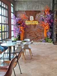 BROWN Brew & Bistro คาเฟ่ฟีลกู๊ดในชะอำ