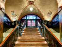 瑞士-伯恩，百年穀倉改建的地窖餐廳---Kornhauskeller Restaurant & Bar