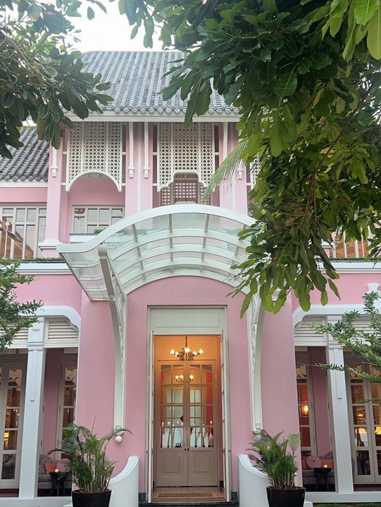 【フーコック】ピンクの宮殿で味わう特別な一夜。「Pink Pearl」